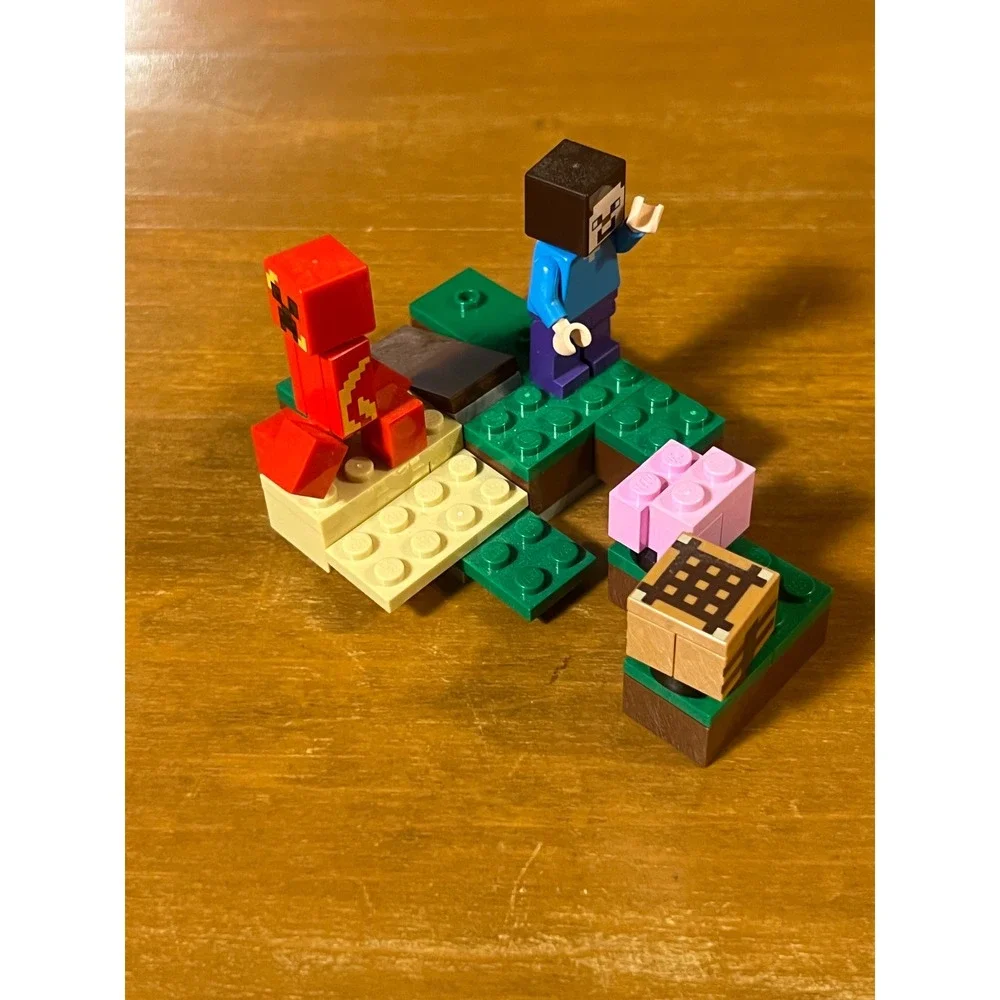 LEGO Minecraft Steve Minifigure with Red Creeper Pink‎ Sheep and Crafting Table